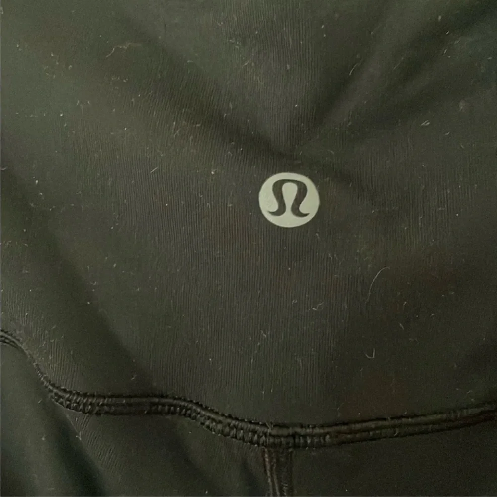 Lululemon Athletica Black Wunder Under Cropped Leggings - Picture 3 of 6